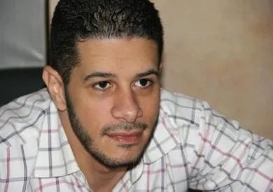 حسام مؤنس متهم الأمل